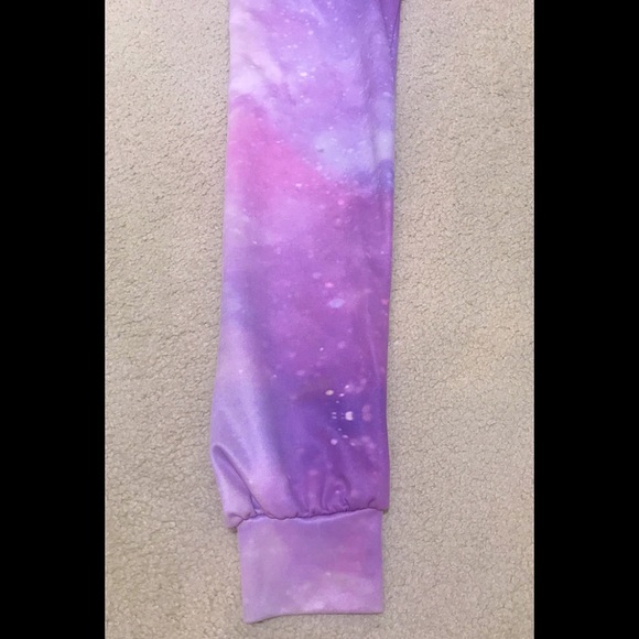 EUC THIS IS A SUPER CUTE&COMFY&SILKY FEEL TYE DYE LONGSLEEVE BOUTIQUE HOODIE!!! - Picture 6 of 6